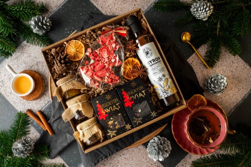 KOSZ PREZENTOWY ŚWIĄTECZNY ZESTAW HERBAT CZEKOLADA SYROP PIERNIKOWY ŚWIĘTA - obrazek 3